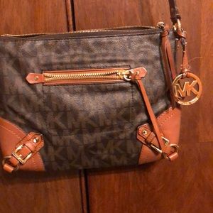 Michael Kors 💯purse And dust bag